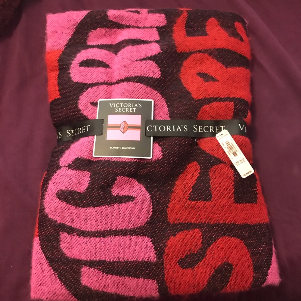 NEW Victoria’s Secret blanket
